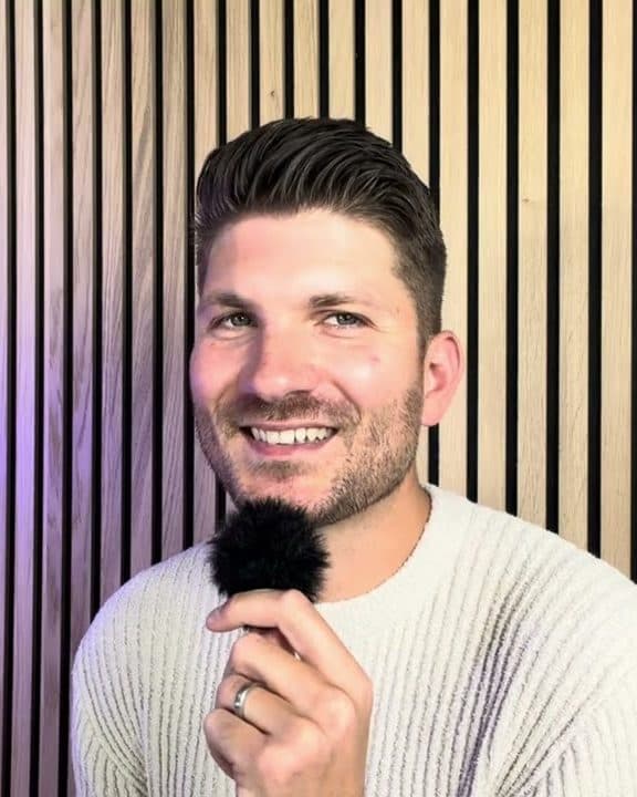 Philip Pfeiffer, Host des Podcasts Auf Zeit