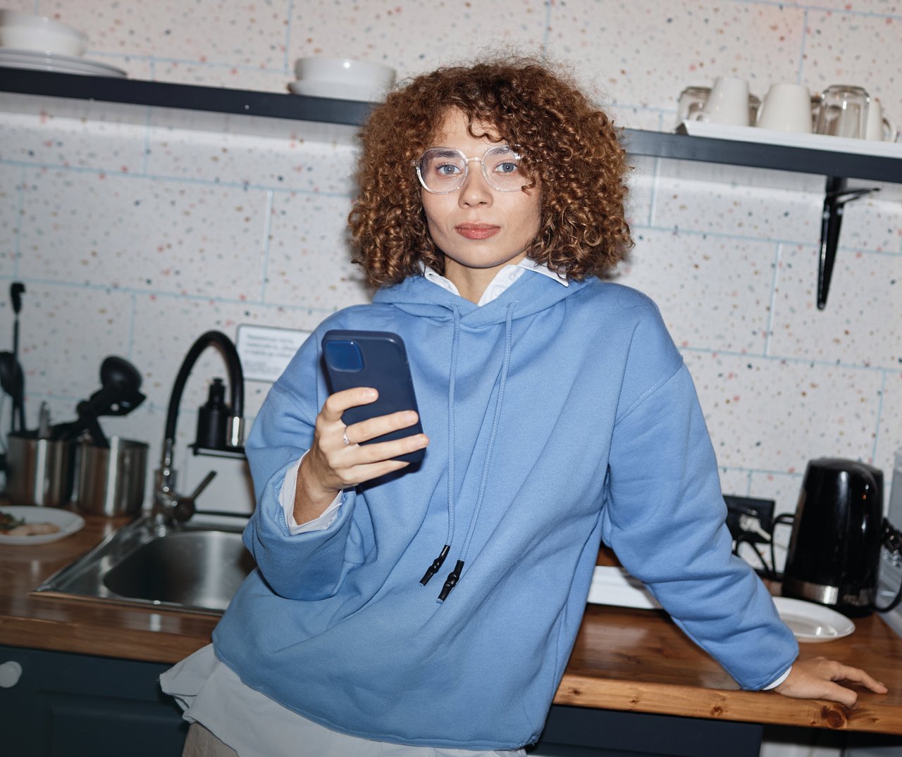 Vorstellungsgespräch_Frau_768x645